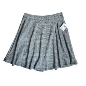Charlotte Russe NWT Woman's Black & White Stretchy Knee Length Skirt Sz M